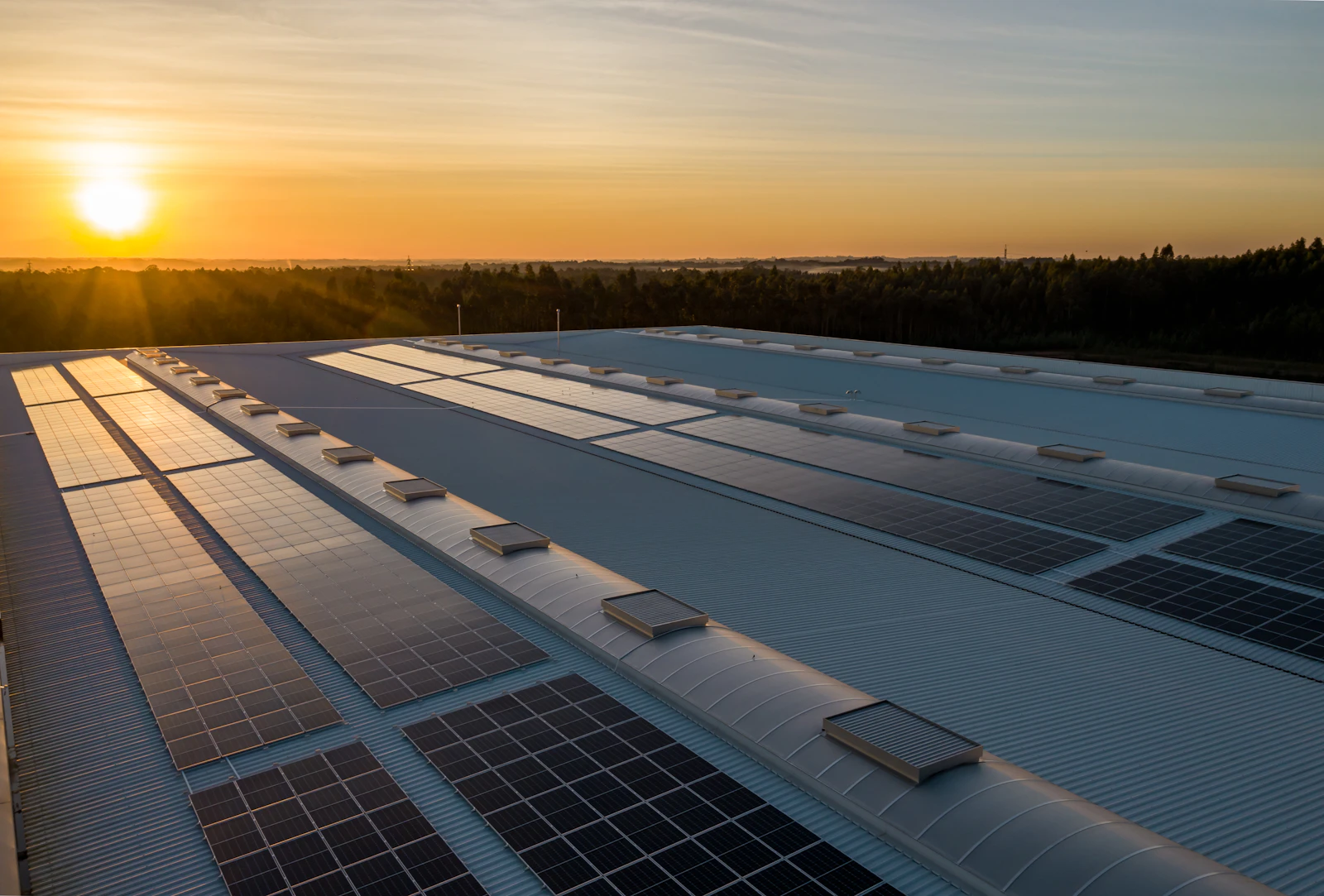 Paneles solares residenciales instalados en casa familiar en Chitré, Herrera